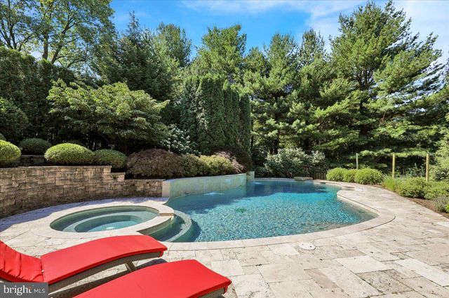 4 TANAGER DR, Wyomissing, PA 19610
