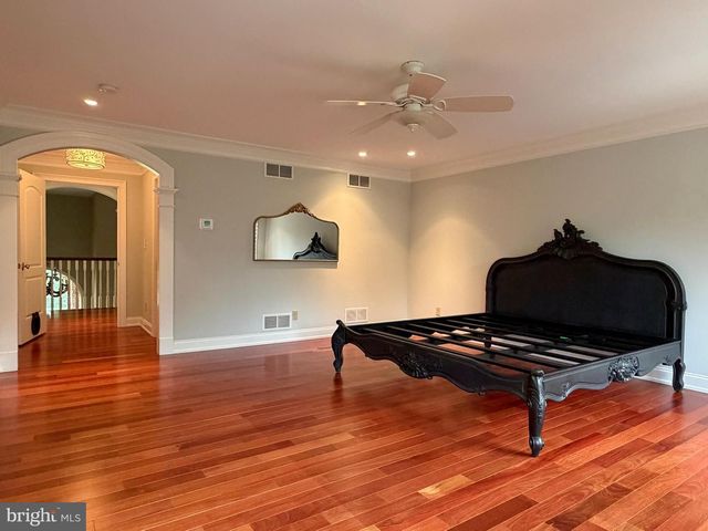 4 TANAGER DR, Wyomissing, PA 19610