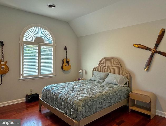 4 TANAGER DR, Wyomissing, PA 19610