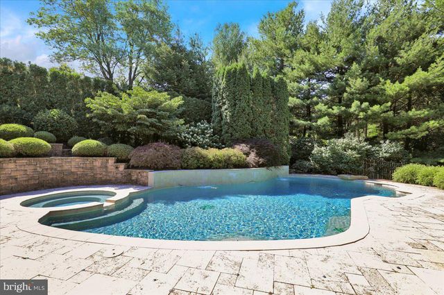4 TANAGER DR, Wyomissing, PA 19610