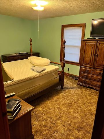 775 Railroad Rd, Wartrace, TN 37183