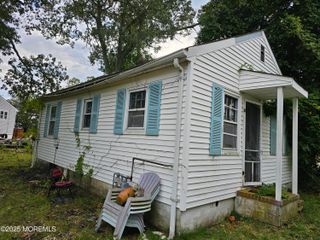 37 Harbor View Lane, Toms River, NJ 08753