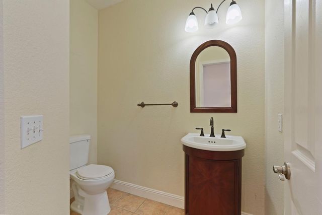 5627 Vintage Cir, Stockton, CA 95219