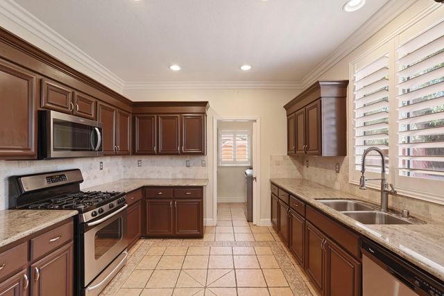 5627 Vintage Cir, Stockton, CA 95219