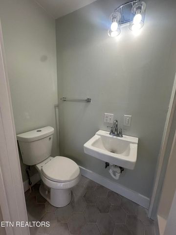 808 Freemason St, Knoxville, TN 37917