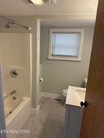 808 Freemason St, Knoxville, TN 37917
