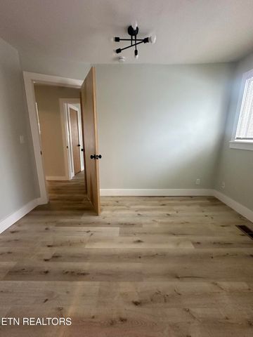 808 Freemason St, Knoxville, TN 37917