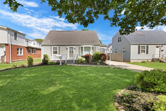 2207 Eshcol Avenue, Zion, IL 60099