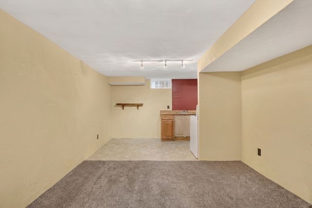 2207 Eshcol Avenue, Zion, IL 60099