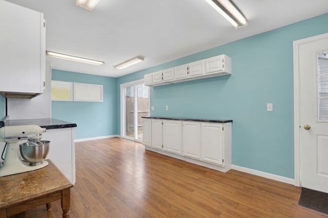 2207 Eshcol Avenue, Zion, IL 60099