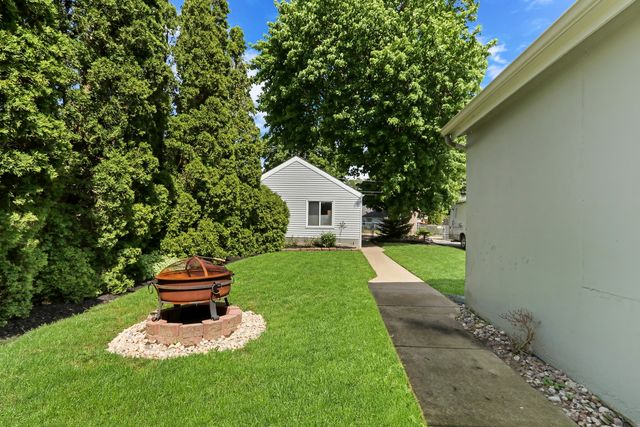 2207 Eshcol Avenue, Zion, IL 60099