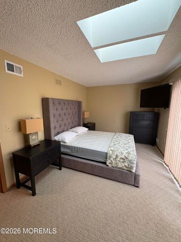 17 Brown Avenue B, Lavallette, NJ 08735