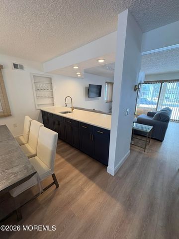 17 Brown Avenue B, Lavallette, NJ 08735