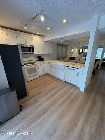 17 Brown Avenue B, Lavallette, NJ 08735