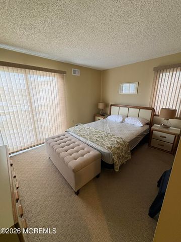 17 Brown Avenue B, Lavallette, NJ 08735