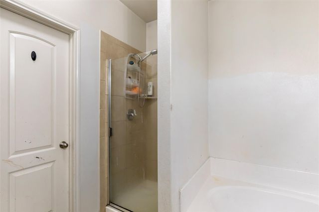 2707 Tracy Lane, Highlands, TX 77562
