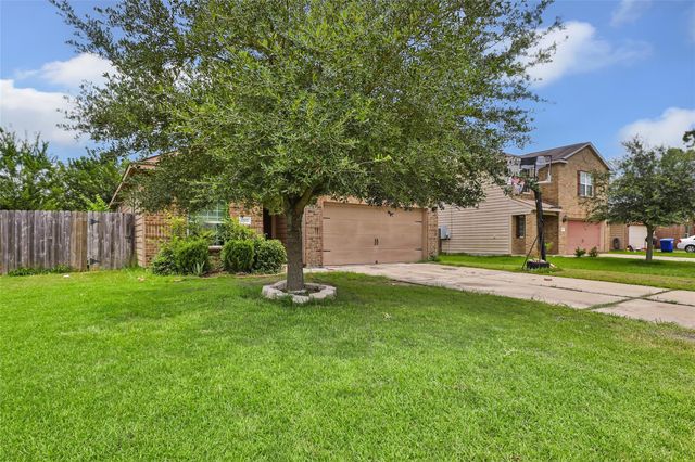 2707 Tracy Lane, Highlands, TX 77562