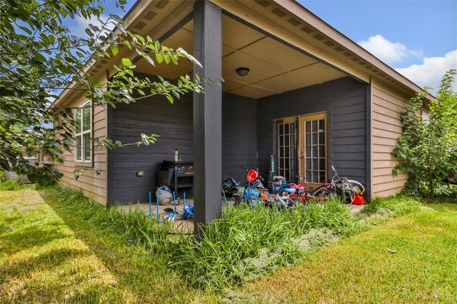 2707 Tracy Lane, Highlands, TX 77562