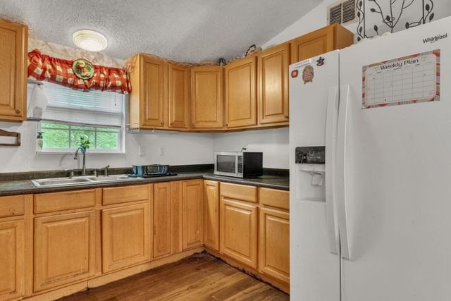 2083 Sandpiper Rd, Diana, TX 75640