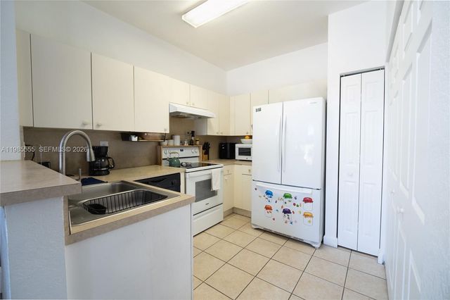 3624 NW 29th Place, Lauderdale Lakes, FL 33311