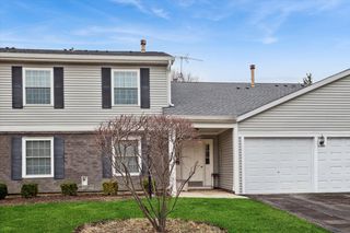 303 Newport Lane D2, Bartlett, IL 60103
