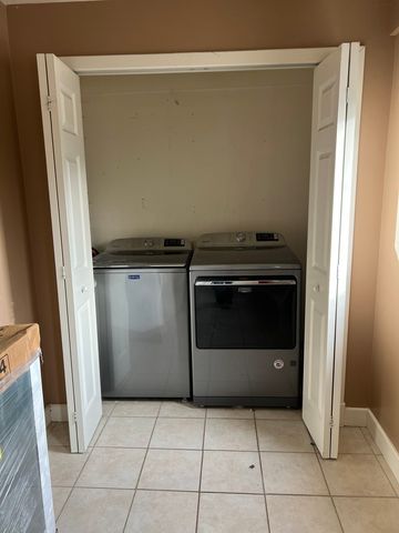 304 S 3rd Street, Kirkland, IL 60146