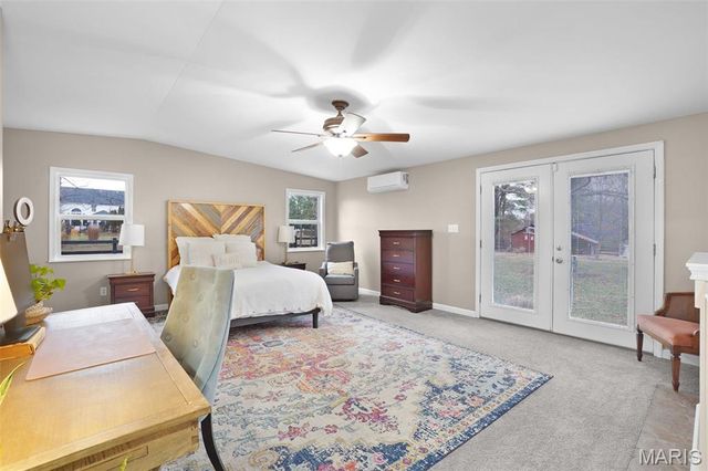 31 Saint Joseph Lane, Defiance, MO 63341