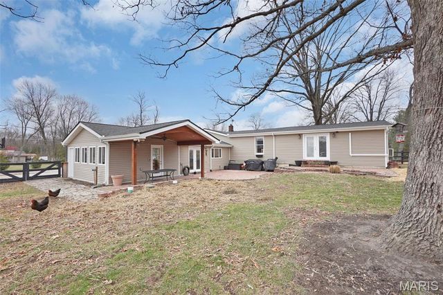 31 Saint Joseph Lane, Defiance, MO 63341