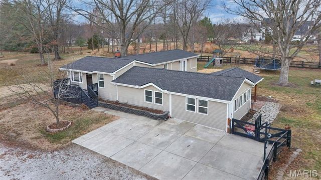 31 Saint Joseph Lane, Defiance, MO 63341