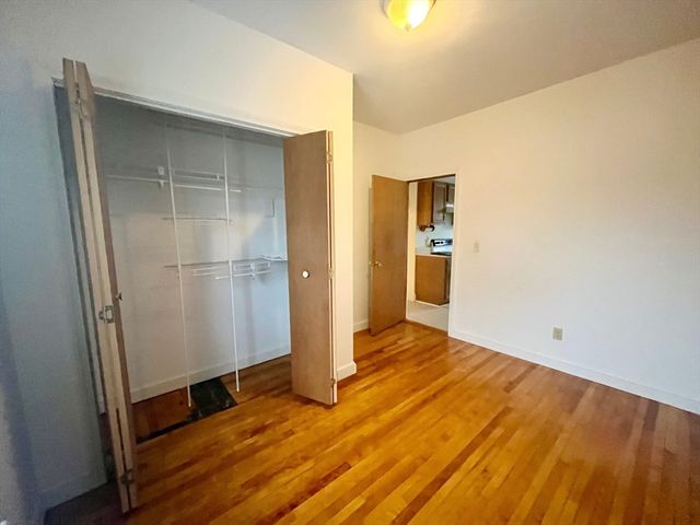 123 Mayfield St 2nd Floor, Worcester, MA 01602