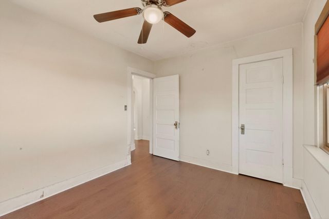 305 Mesa Street SE, Albuquerque, NM 87106