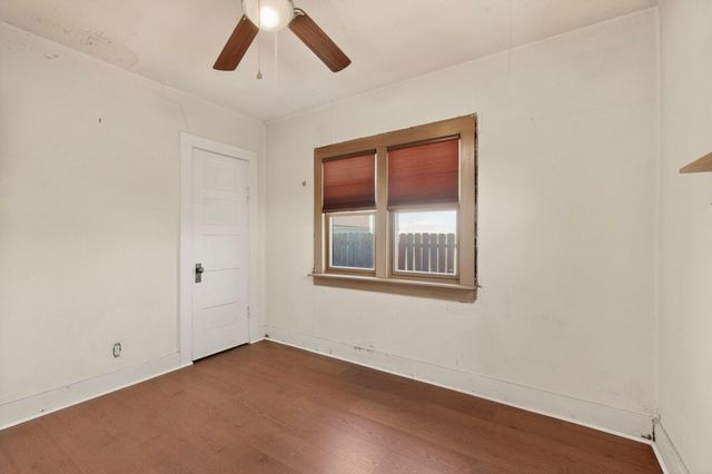 305 Mesa Street SE, Albuquerque, NM 87106