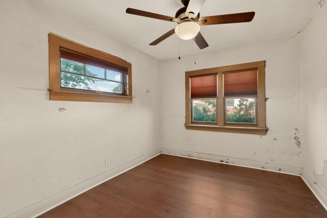 305 Mesa Street SE, Albuquerque, NM 87106