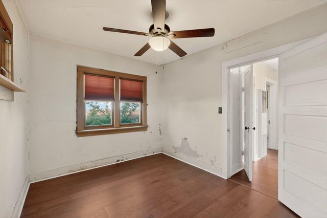 305 Mesa Street SE, Albuquerque, NM 87106