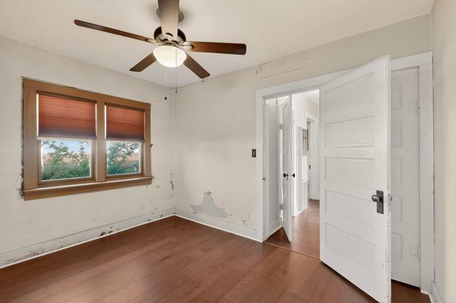 305 Mesa Street SE, Albuquerque, NM 87106