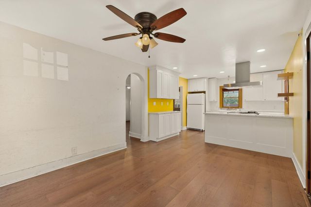 305 Mesa Street SE, Albuquerque, NM 87106