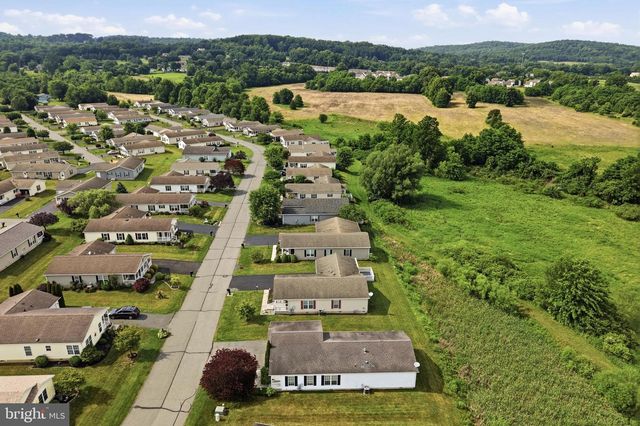 27 EAGLES WATCH N, Bechtelsville, PA 19505