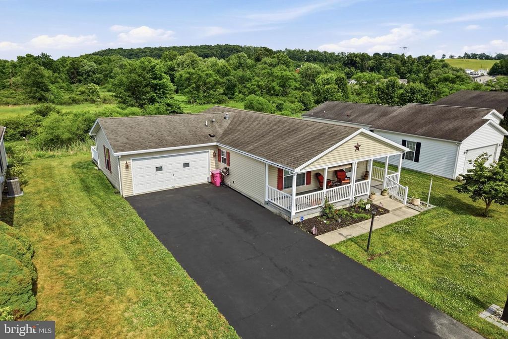 27 EAGLES WATCH N, Bechtelsville, PA 19505