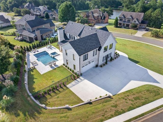 2445 Sunflower Drive, Hoschton, GA 30548