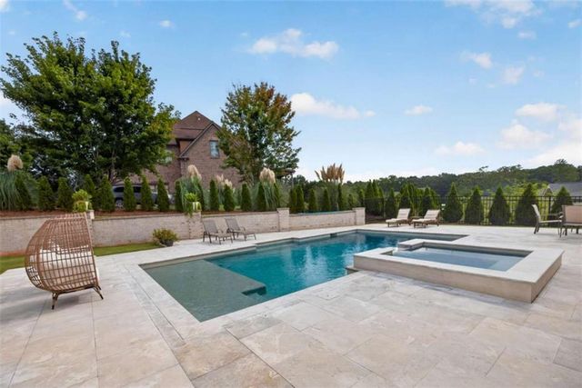 2445 Sunflower Drive, Hoschton, GA 30548