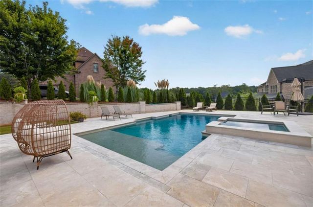 2445 Sunflower Drive, Hoschton, GA 30548