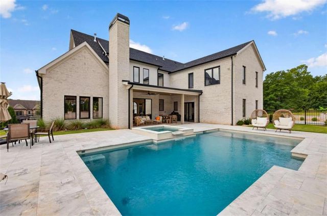 2445 Sunflower Drive, Hoschton, GA 30548
