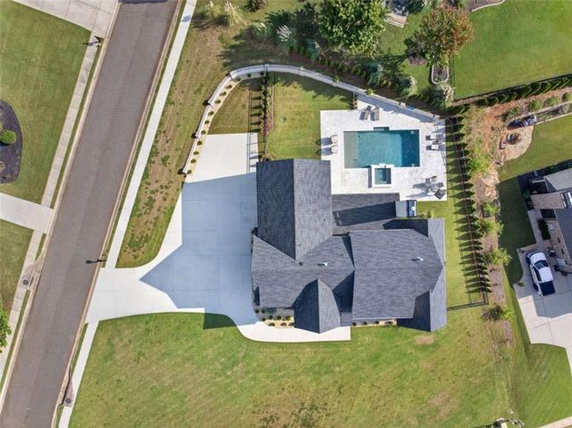 2445 Sunflower Drive, Hoschton, GA 30548