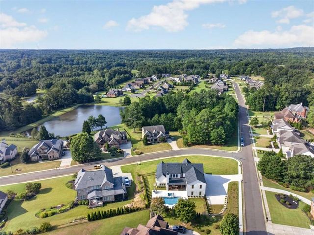 2445 Sunflower Drive, Hoschton, GA 30548