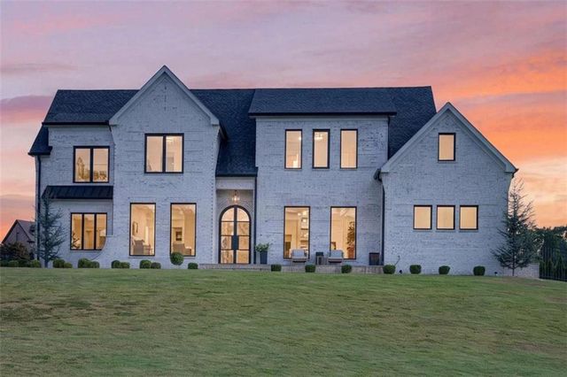 2445 Sunflower Drive, Hoschton, GA 30548