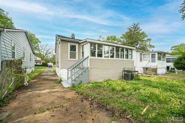 424 Georgia Avenue, Ferguson, MO 63135