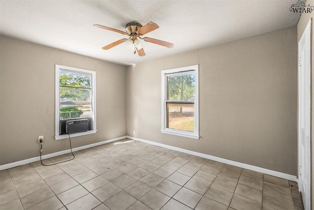 1025 HARLAN AVENUE, Wichita Falls, TX 76306