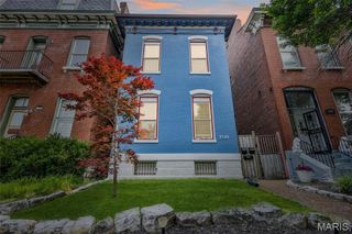 2135 Sidney Street, St Louis, MO 63104