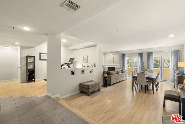 12011 Goshen Avenue 102, Los Angeles, CA 90049