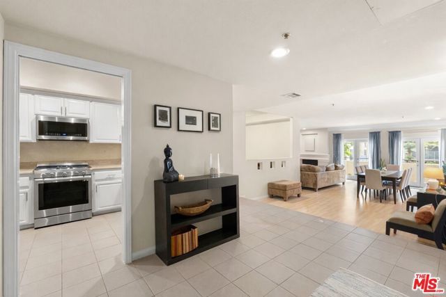 12011 Goshen Avenue 102, Los Angeles, CA 90049